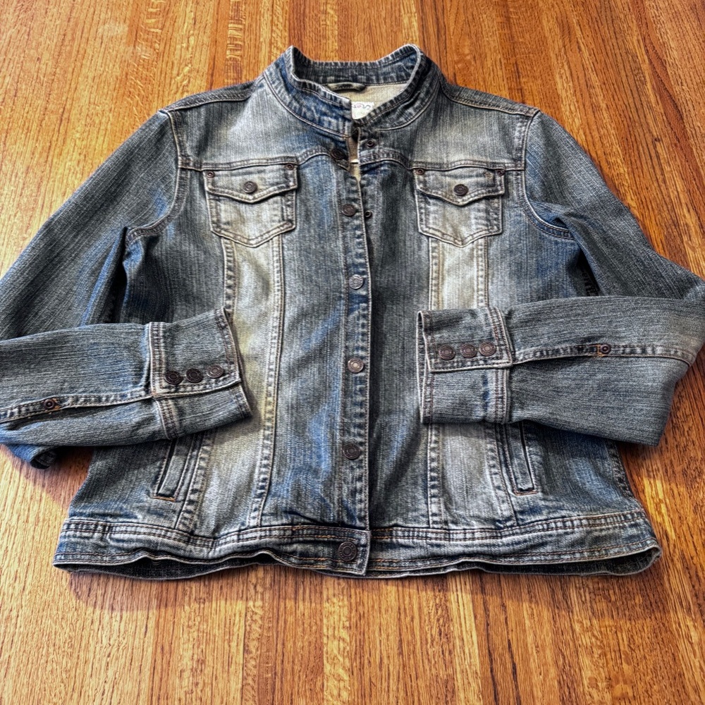 Juniors’ vintage denim jacket by Limited Too, fits like a women’s medium